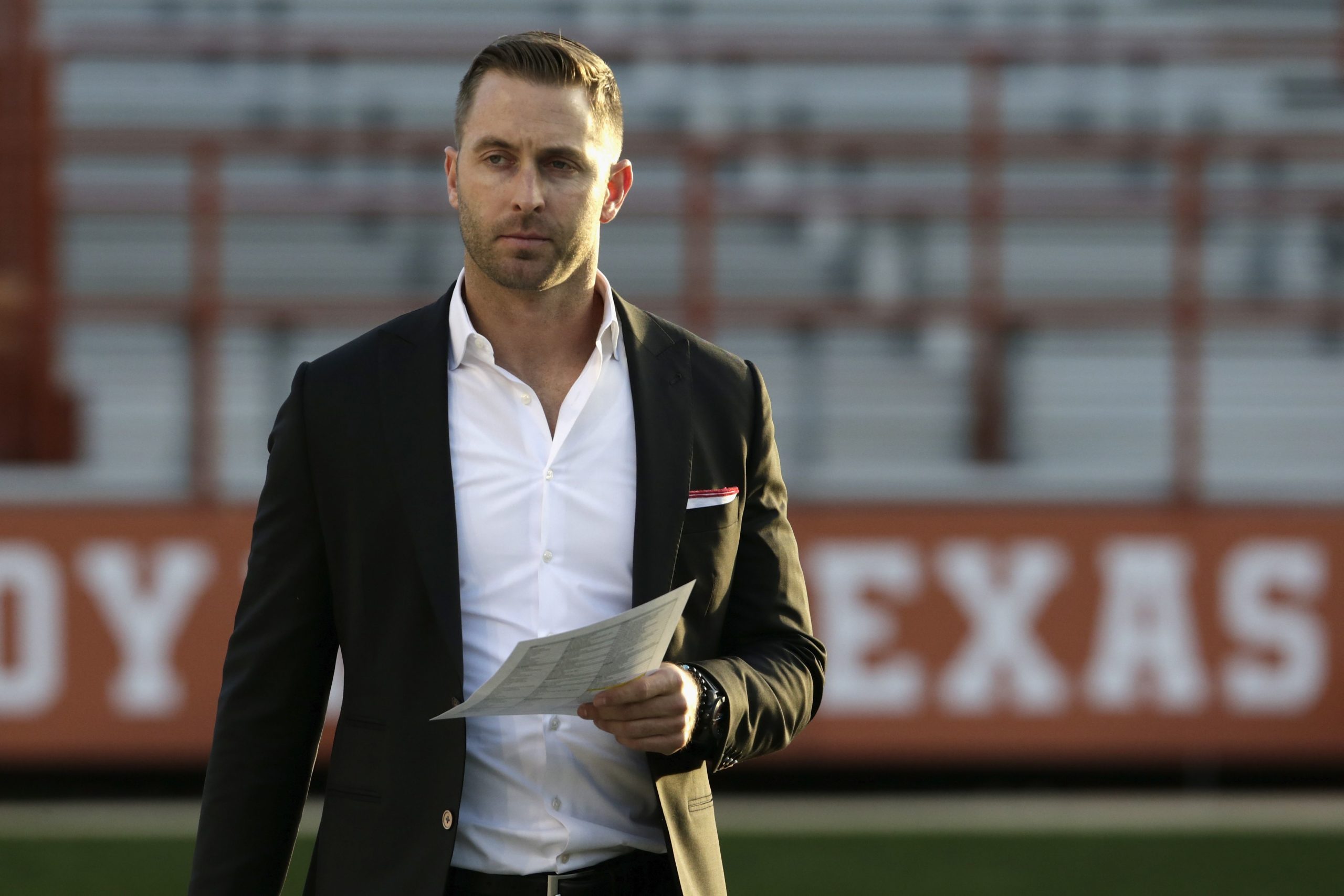 Kliff Kingsbury Cell Phone Policy Players social media