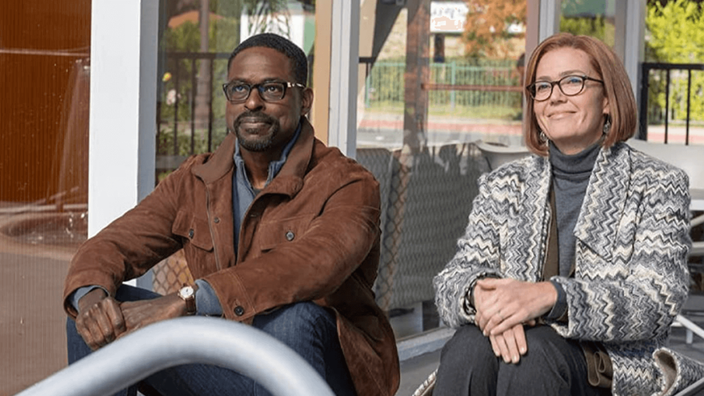 Sterling K. Brown and Mandy Moore sit next to each other on This Is Us